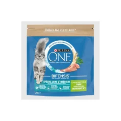 Purina ONE Croquettes Pour Chat^Croquettes pour Chat d'Intérieur à la Dinde et aux Céréales 1,5 kg